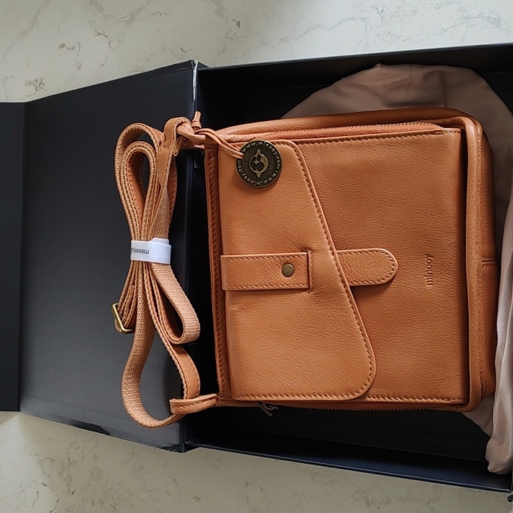 Minooy Purse